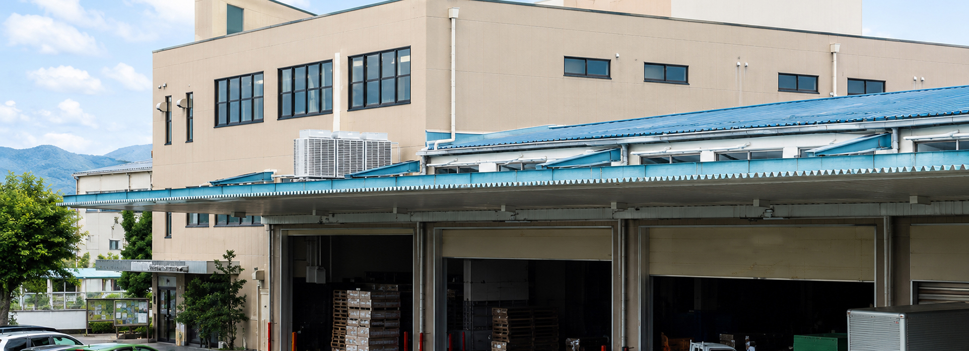 三条たたみ本社工場外観